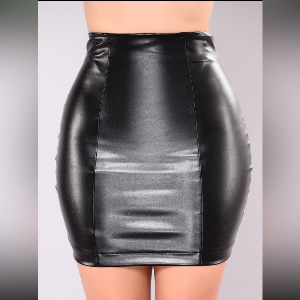 Carlibell Faux Leather Skirt in Black